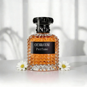 Perfume de Rosas para Mujer, Fragancia Duradera, en Botella de Vidrio de 50 ml, Tamaño Regular, Aroma Floral Secreto Esencial - Product Image 3