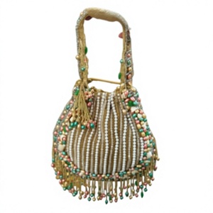 Bolso de mano hecho a mano con cuentas y borlas, con perlas, para fiesta de noche - Product Image 1