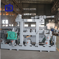 Machine de tirage et de redressage de billettes d'acier pour usine métallurgique
