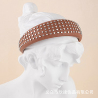 Usine rétro artistique clouté en cuir PU bandeau à larges bords accessoires de fermoir de cheveux de mode pour femmes et filles