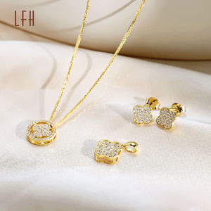 Collier pendentif trèfle à quatre feuilles en or véritable 18 carats, or Au750, bijoux en or saoudien véritable 18 carats, gageable 18 carats - Product Image 1