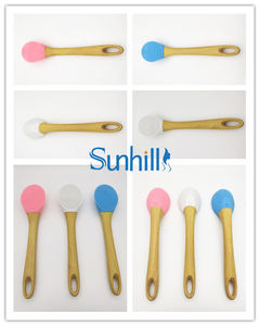 超柔らかい毛が付いている長いハンドルのシャワーのスクラバーが付いている電気シリコーンバスボディブラシソニックバスボディブラシパッケージサイズ - Product Image 3