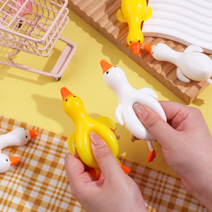 Jouets anti-stress mignons en forme de canard à presser, jouets sensoriels en TPR pour les enfants de 5 à 7 ans - Product Image 5