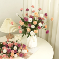 Composition florale de 5 chrysanthèmes à tête de ping-pong et chrysanthèmes pissenlit pour aménagement de scène de mariage et guide de chemin