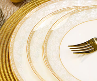 Service de table personnalisé de luxe en céramique européenne, vaisselle moderne en grès avec bordure dorée