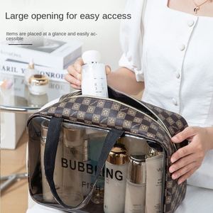 Sac cosmétique en PU avec logo personnalisé, grande capacité, transparent, portable, imperméable, pour articles de toilette et rangement, pour voyage, natation, gym - Product Image 2