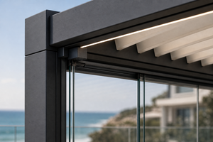 Pérgola Moderna de Aluminio RKOVE RK-S2 4*6 con Techo de Láminas y Puertas Corredizas de Vidrio, Gazebo Impermeable para Exteriores - Product Image 2