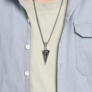 Collar con Colgante de Lanza de Cuervo y Runas Vikingas Nórdicas para Hombre, Acero Inoxidable, Regalo de Joyería de Moda - Product Image 3