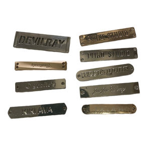 Tas logam logo kustom pakaian ransel huruf berlian imitasi payet buatan tangan Tag ID perangkat keras tag logam logo kustom - Product Image 3