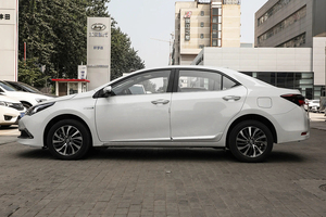 Toyota <span class=keywords><strong>Corolla</strong></span> Híbrido Enchufable Clásico <span class=keywords><strong>2020</strong></span>, 1.8L, Sedán Compacto Confortable, PHEV, Auto Usado con Volante a la Izquierda - Product Image 5