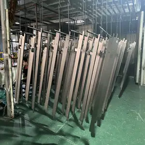 알루미늄 사각 매달린 천장 강철 중공 파이프 파티션 기둥 옥외 외부 사용을위한 알루미늄 합금 커튼 벽