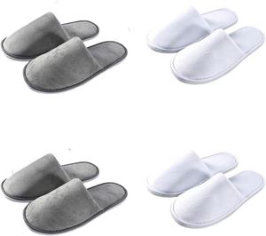 Pantuflas Personalizadas Desechables de Lujo con Suela Antideslizante de 8mm, Ligeras y Portátiles, Punta Cerrada, con Logotipo, en Tela de Felpa Gris Oscuro, para Uso en Hoteles, para Hombre - Product Image 1