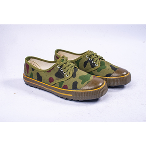 Botas <span class=keywords><strong>de</strong></span> fútbol transpirables para hombre, zapatos cómodos <span class=keywords><strong>de</strong></span> camuflaje con diseño Popular, <span class=keywords><strong>2022</strong></span> - Product Image 1
