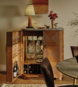 Mueble Bar Curvo de Roble Estilo Art Deco Personalizado con Encimera de Mármol Gris y Tallado Geométrico para Almacenamiento de Vino y Bebidas, Ideal para Villas, Hoteles y Salas de Estar - Product Image 2