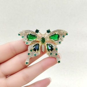 5.7cm Golden Crystal Butterfly Broche Esmeralda Rhinestone Mulheres Meninas Corsage Badges Garment Jóias Ornamentos Presentes de Casamento - Product Image 2