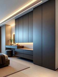 La coiffeuse dans la chambre principale est combinée à une armoire intégrée. - Product Image 6