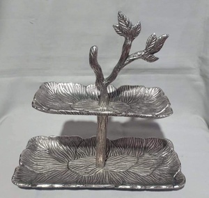 Support à gâteau rectangulaire à deux niveaux en aluminium naturel fait main, plateau ou support de service et de rangement pour aliments - Product Image 2