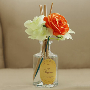Langanhaltender Lufterfrischer Luxuriöse Wohnraumdekoration Duft Getrocknete Blumen Feuerloser Aromatherapie-Diffusor <span class=keywords><strong>200ML</strong></span> - Product Image 2