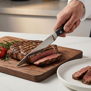 TOALLWIN Ensemble de 6 couteaux à steak en acier inoxydable, tranchants et dentelés, triple rivetés, pour la maison, les restaurants et les fêtes barbecue - Product Image 6