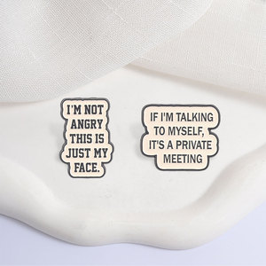 Si <span class=keywords><strong>je</strong></span> parle à moi-même, c'est une réunion privée - Broche en émail '<span class=keywords><strong>Je</strong></span> ne suis pas en colère, c'est juste mon visage' - Badge d'anxiété sociale - Bijou - Product Image 2