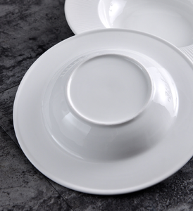 Elegante Plato de Cerámica Blanca con Relieve, Logotipo Personalizado, Vajilla de Lujo para Hotel, Plato Hondo para Sopa y Pasta, Venta al Por Mayor - Product Image 6