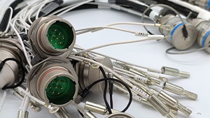 Câble <span class=keywords><strong>coaxial</strong></span> RG6 avec connecteur mâle F plaqué or de type coudé <span class=keywords><strong>Adaptateur</strong></span> AV pour antenne TV en nylon tressé pour câbles de communication - Product Image 4