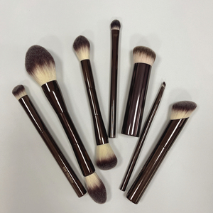 ชุดแปรงแต่งหน้าคุณภาพสูง AY 19 ชิ้น ดีไซน์ทรงนาฬิกาทราย สำหรับใบหน้า อายแชโดว์ รองพื้น บลัชออน - Product Image 2