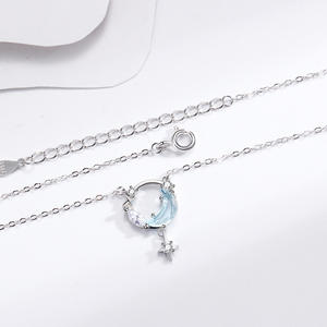 Collana con Ciondolo Trendy in Zircone con Design a Stella e Luna Placcata Argento - Product Image 3