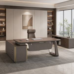 Bureau de direction contemporain en noyer avec armoire latérale à pieds métalliques sculpturés, grande table de PDG pour bureau de directeur d'entreprise - Product Image 1