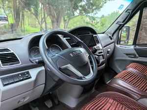 Camper d'<span class=keywords><strong>occasion</strong></span> IVECO PowerDaily modèle 2016, 6 places, conversion personnalisée, moteur diesel, boîte manuelle. - Product Image 4