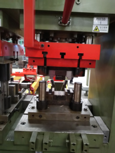 Leaf Spring Center Hole Punching press for <strong>end</strong> formation process bending dimpling side <strong>cutting</strong> - Product Image 3