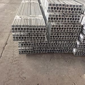 Poutre en acier profilé Unistrut standard pour la construction industrielle, système de montage au sol pour panneaux solaires, charge de 250 kg - Product Image 6