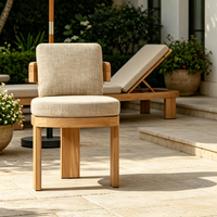 Ensemble de salle à manger d'extérieur en teck moderne et écologique, résistant aux intempéries, avec coussins imperméables, fauteuil de patio côtier, mobilier de luxe pour complexe hôtelier