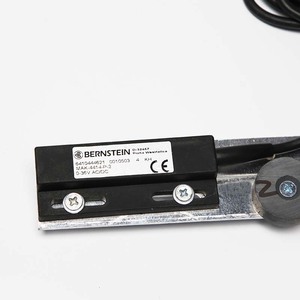 Interrupteur de fin de course magnétique MAK-4414-P-2 de haute qualité et moderne pour l'entretien des ascenseurs, avec support, pour hôtel - Product Image 2