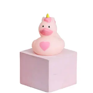 Children's favorite fully environmentally friendly material bath bath Valentine's Day duck baby splashing water floating PVC toy