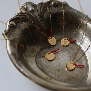 Collier porte-bonheur en acier inoxydable avec nœud de corde chinois et pièce de monnaie gravée, <span class=keywords><strong>pour</strong></span> femme, <span class=keywords><strong>amie</strong></span>, amulette porte-bonheur, cadeaux de vœux. - Product Image 1