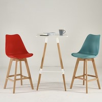 Tabouret haut moderne avec pieds en bois, coussin en cuir PU, assise en PP pour comptoir de bar, îlot de cuisine, restaurant