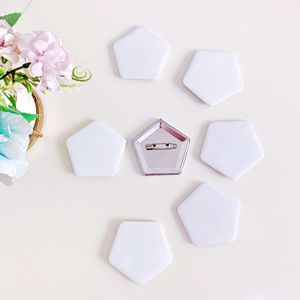 32mm 38mm 44mm 50mm 58mm a forma personalizzata <span class=keywords><strong>Badge</strong></span> Anime in plastica in metallo con spilla di sicurezza - Product Image 2