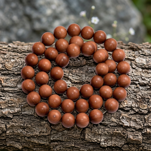 Perles de bois de santal brun doré foncé naturel rondes Riddhi Siddhi, Mala du Rajasthan - Product Image 1