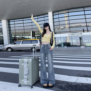 กางเกงยีนส์ทรงบานเอวต่ำสีน้ำเงินสไตล์เรโทรแฟชั่นขายส่งจากโรงงานสำหรับผู้หญิงสไตล์ทอมบอย เหมาะสำหรับการถ่ายภาพ - Product Image 6