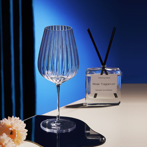 Ensemble de verres à vin rouge côtelés avec rayures verticales pour les fêtes à domicile, les mariages et les événements - Product Image 6
