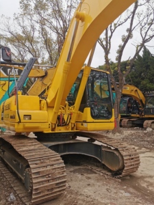 รถขุดตีนตะขาบมือสอง รุ่น PC200-8 ขนาด 20 ตัน พร้อมเครื่องยนต์ มอเตอร์ และปั๊ม - รับประกัน 1 ปี - Product Image 3