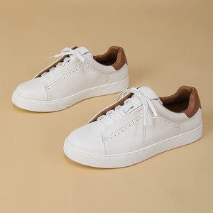 <span class=keywords><strong>Scarpe</strong></span> Casual bianche da uomo semplici versatili in vera pelle con lacci <span class=keywords><strong>scarpe</strong></span> da passeggio estremamente morbide alla moda - Product Image 4
