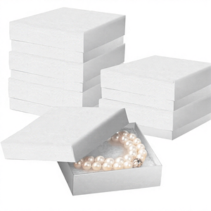 Confezioni Regalo per Gioielli, Set da 6, 8.9x8.9x2.5 CM, in Cartone Imbottito di Cotone con Coperchio per Orecchini, Bracciali, Collane, Prodotto in Cina - Product Image 1
