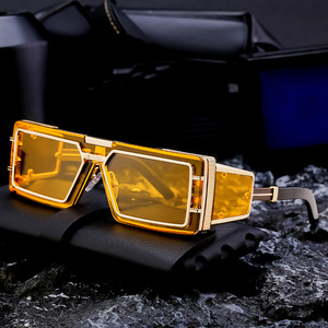Nouvelles lunettes de soleil pour hommes à monture intégrale UV400, monture en PC, protection solaire de classe 2, style futuriste noir, design haut de gamme européen et américain - Product Image 5
