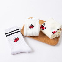 Chaussettes de couleur pure blanches et beiges Offre Spéciale Chaussettes Crew de curling à rayures cerises Chaussettes de fruits scolaires