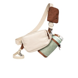 Bolsa de Cintura Personalizada de Nailon Impermeable para Pasear Perros, con Dispensador de Bolsas para Excrementos, Porta Botella de Agua y Bolsa para Golosinas - Product Image 2