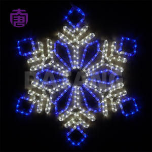 Luz Decorativa Personalizada con Forma de Copo de Nieve, Impermeable IP65, Blanco Cálido, para Decoración Navideña Durante Todo el Año - Product Image 3