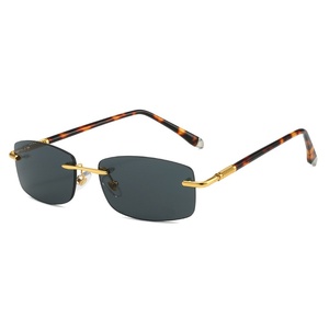 Nuevas Gafas <span class=keywords><strong>de</strong></span> Sol con Montura Metálica sin Marco y Patillas <span class=keywords><strong>de</strong></span> Resorte <span class=keywords><strong>para</strong></span> Hombre y Mujer, Diseño Cuadrado <span class=keywords><strong>de</strong></span> Lujo, Protección UV400, Marca <span class=keywords><strong>de</strong></span> Alta Gama <span class=keywords><strong>para</strong></span> Negocios y Automóvil - Product Image 5