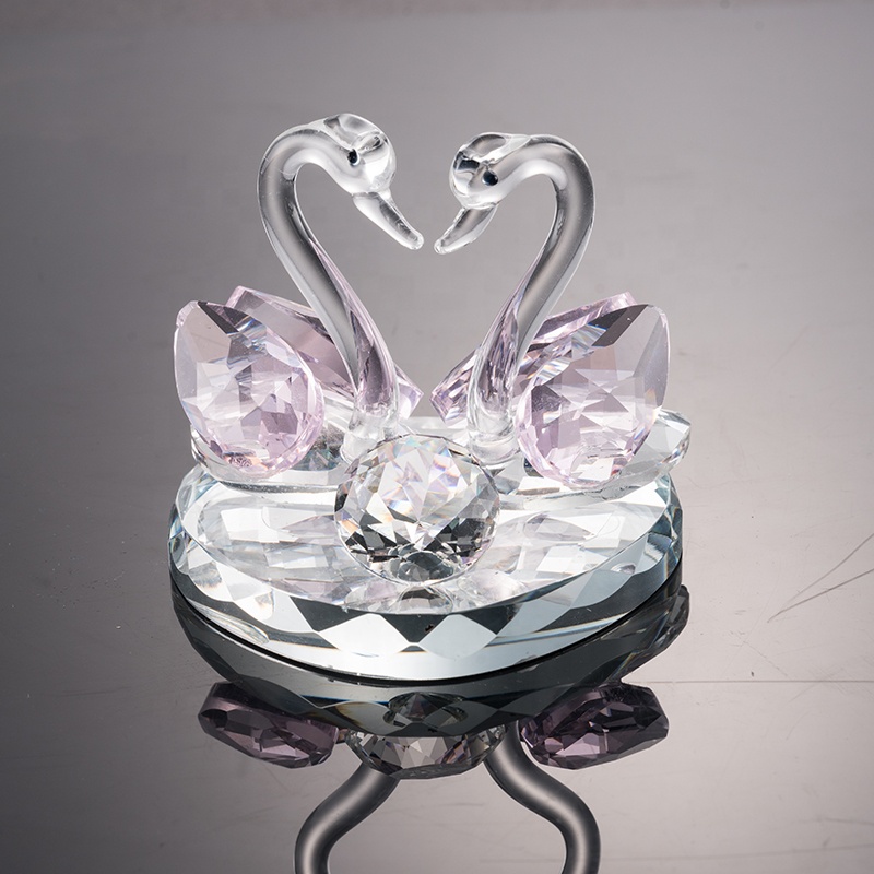 Precio barato Cisnes de cristal Color rosa azul K9 Cisne de cristal doble con caja de regalo para recuerdo de boda Estatuilla de cisne de cristal